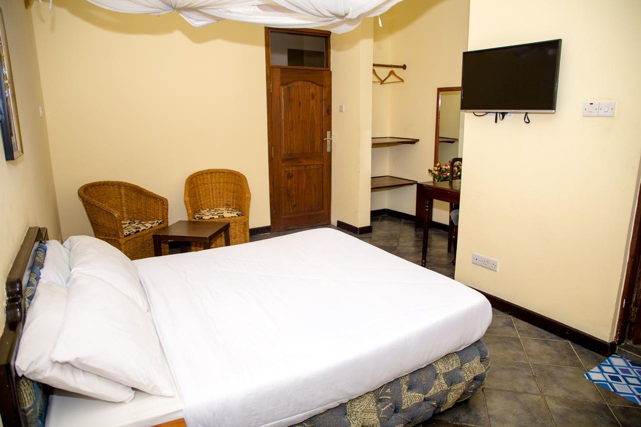 Saadani Tourist Center - Hostel Dar es Salaam Esterno foto