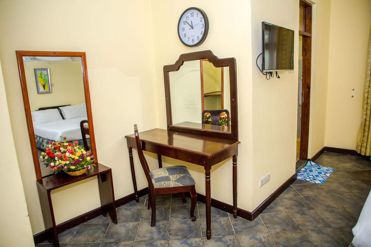 Saadani Tourist Center - Hostel Dar es Salaam Esterno foto