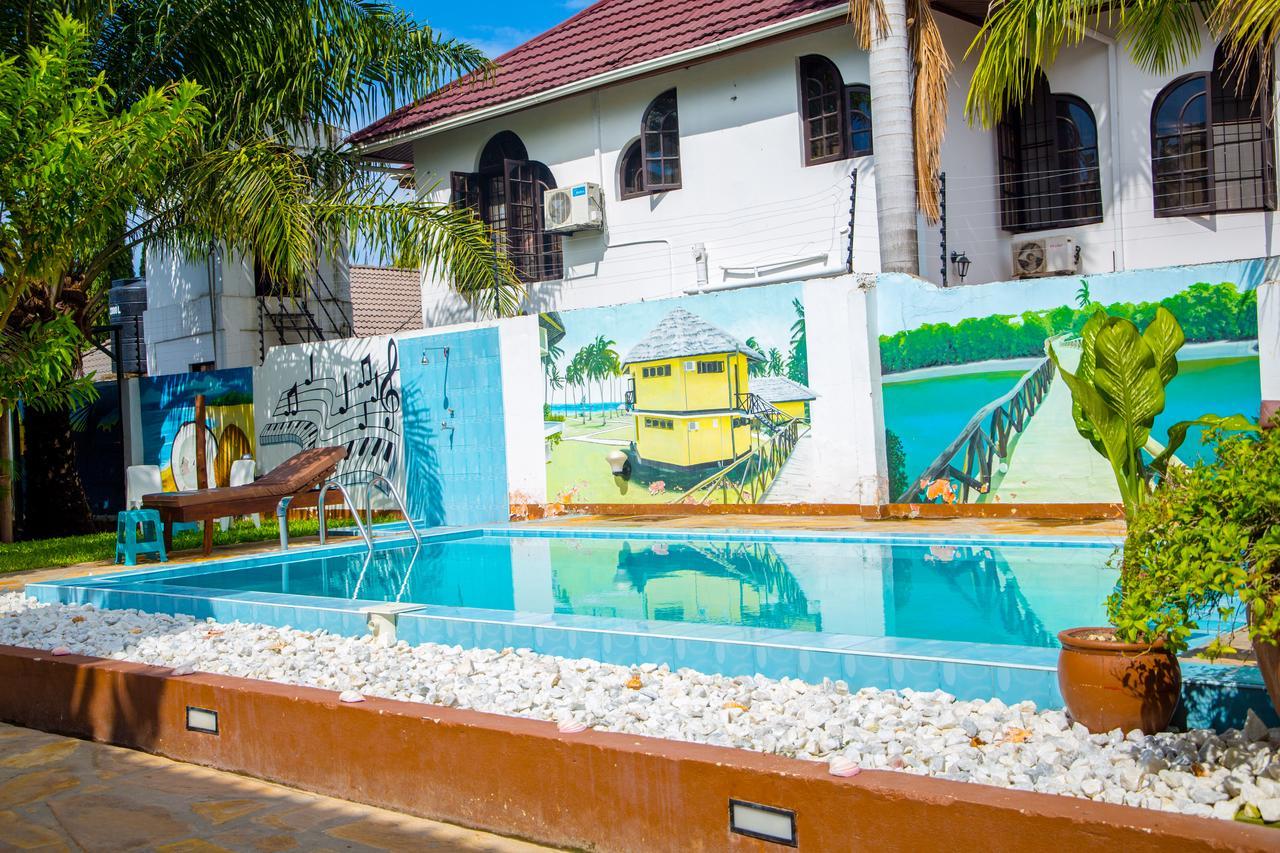 Saadani Tourist Center - Hostel Dar es Salaam Esterno foto