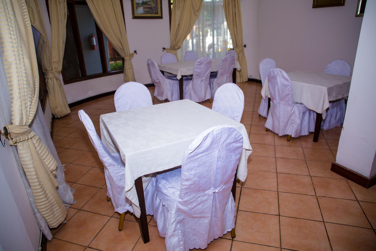 Saadani Tourist Center - Hostel Dar es Salaam Esterno foto