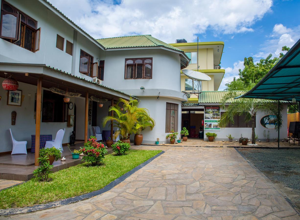 Saadani Tourist Center - Hostel Dar es Salaam Esterno foto